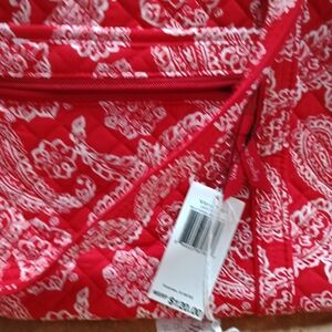 Red Paisley Quilted Bag Xlg.